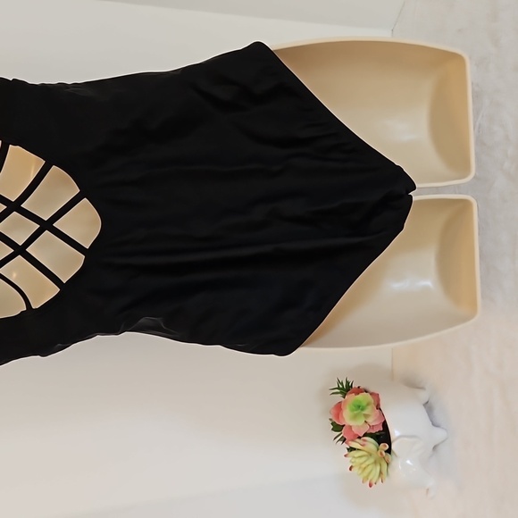 Kona Sol Size M Black criss-cross back One-piece strappy swimsuit summer outfit - Picture 11 of 16